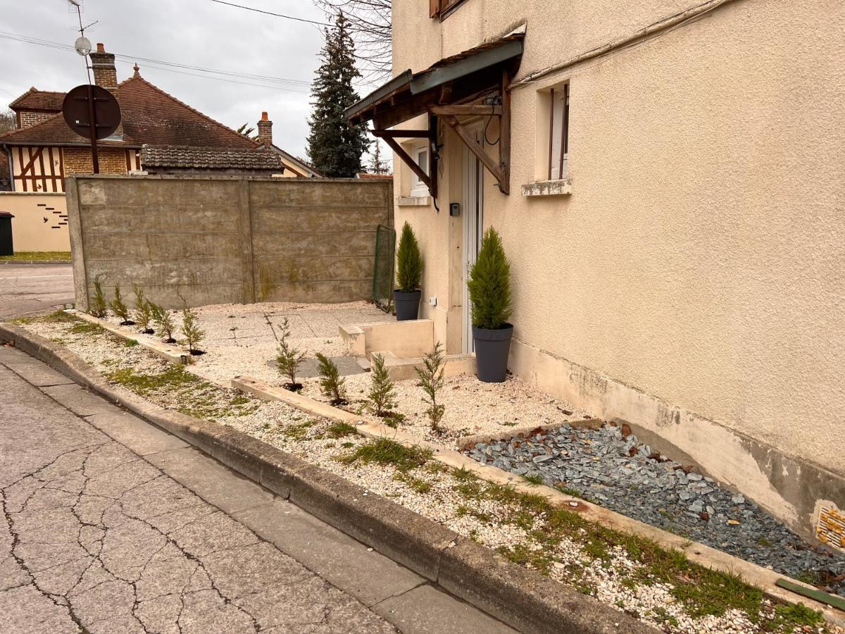 Appartamento T2 Cosy / Quartier Calme / Magasins D'Usine A Proximite Saint-Julien-les-Villas Esterno foto